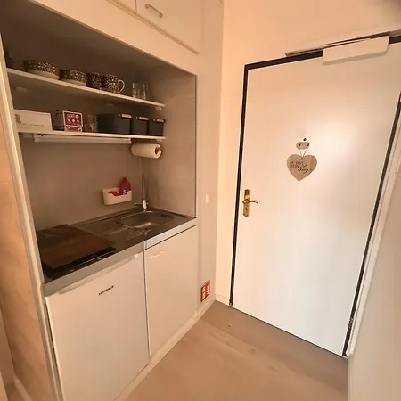 Ueber Den Daechern Von *